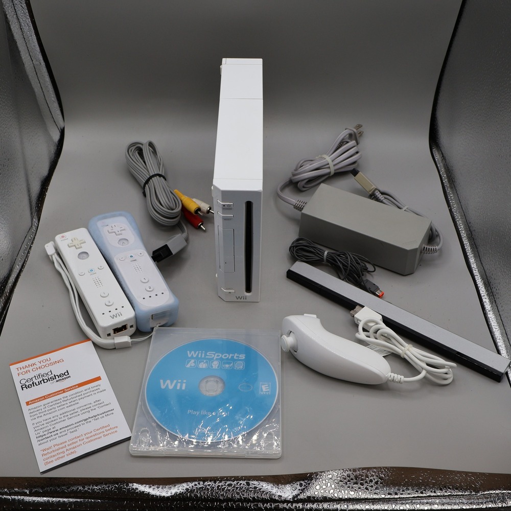 Nintendo Wii Console White RVL-001 GameCube Compatible Wii Sports 2 Remotes